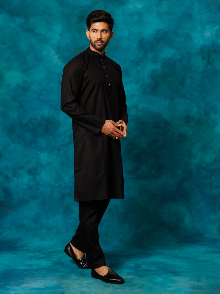 Sarvati Men's Black Cotton Blend Kurta Pyjama Set