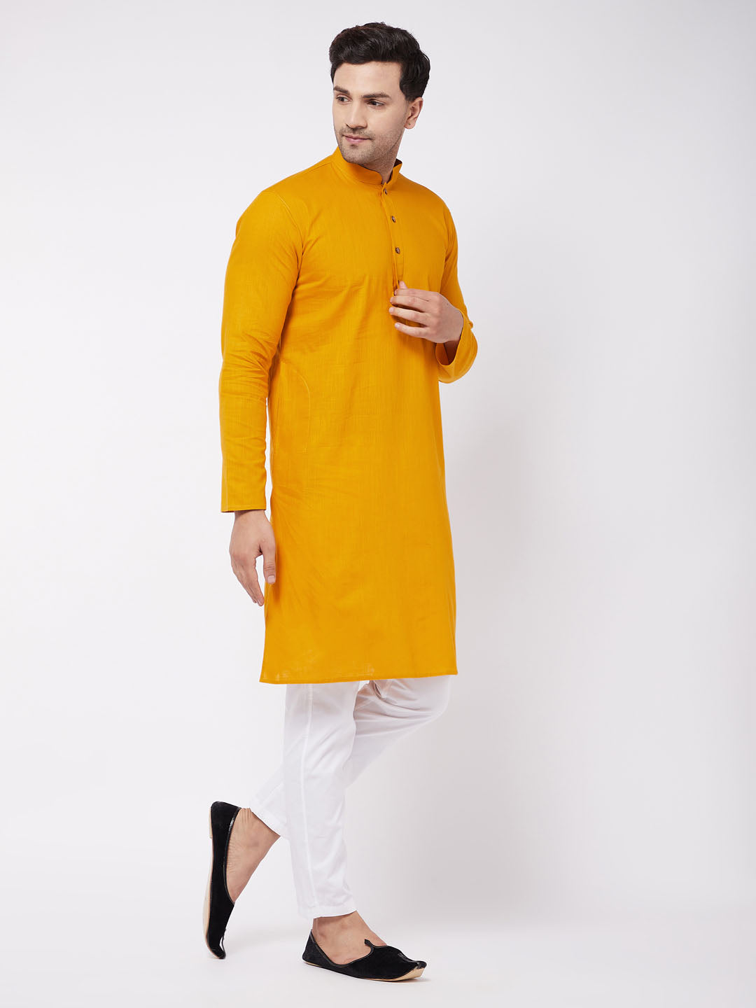 Sarvati Men's Mustard And White Solid Cotton Blend Kurta Pyjama Set