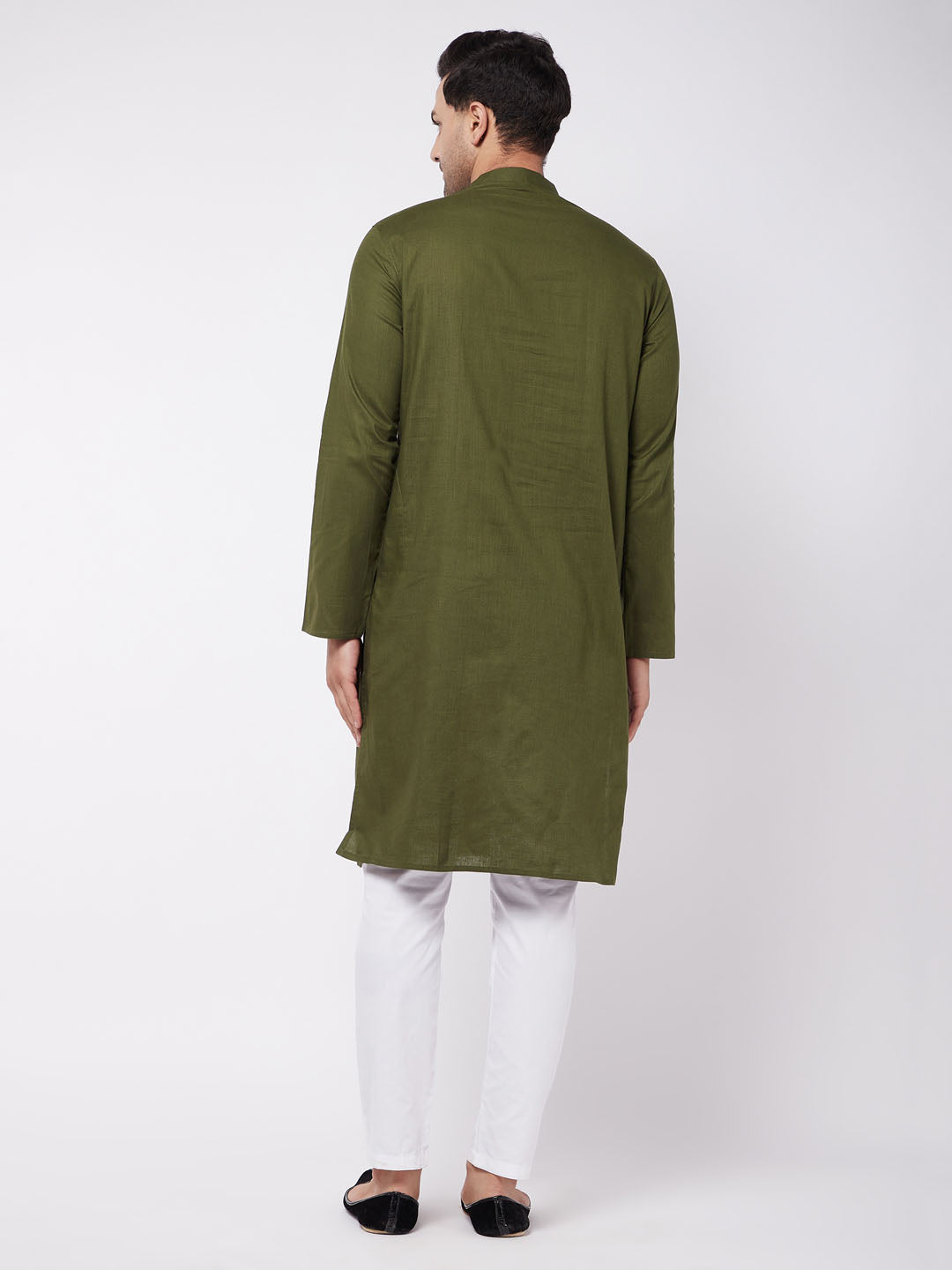 Sarvati Men's Mehendi Green Solid Cotton Blend Kurta And White  Pyjama Set