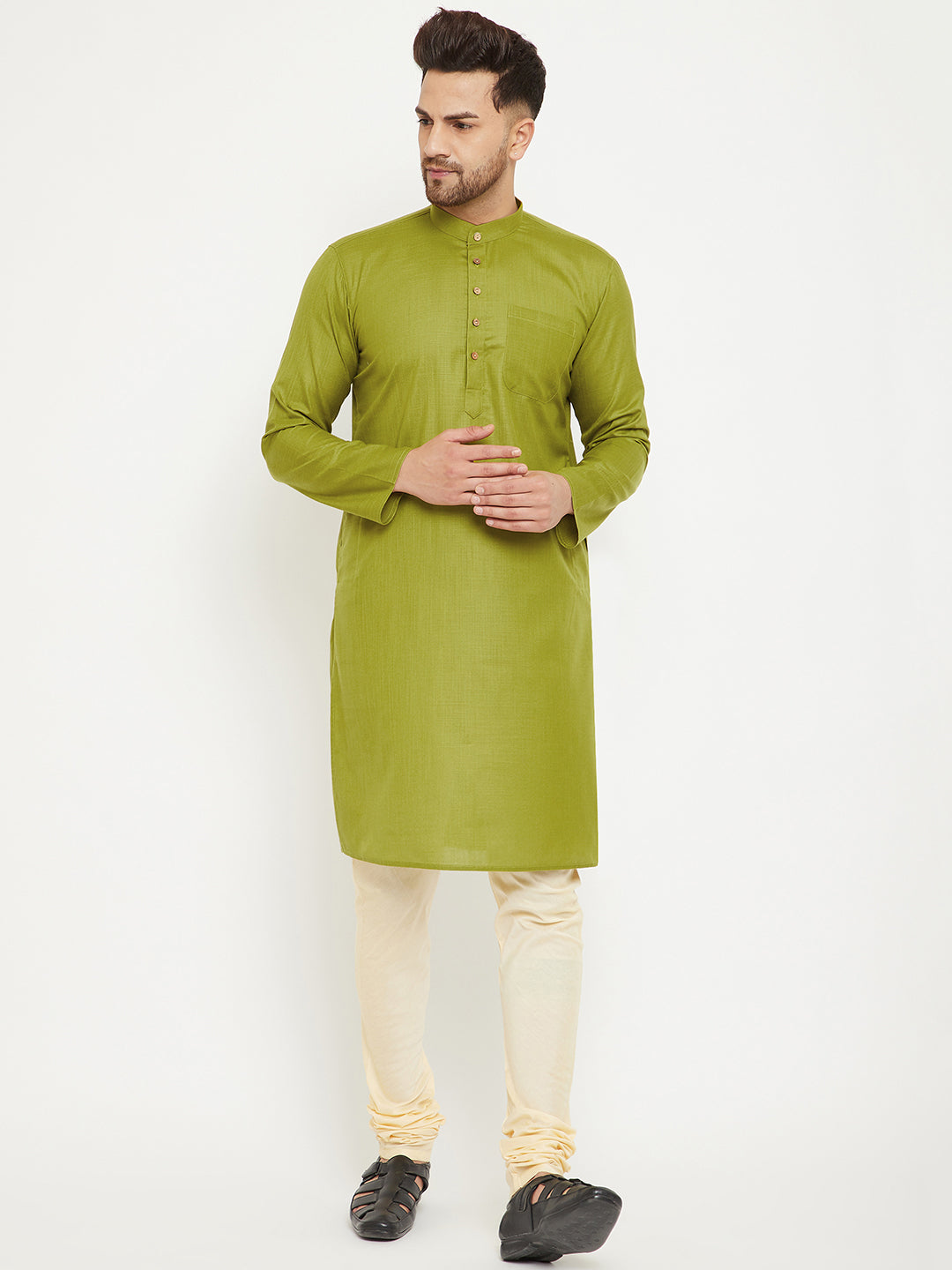 Sarvati Men's Mehendi Green And Cream Cotton Blend Kurta Pyjama Set