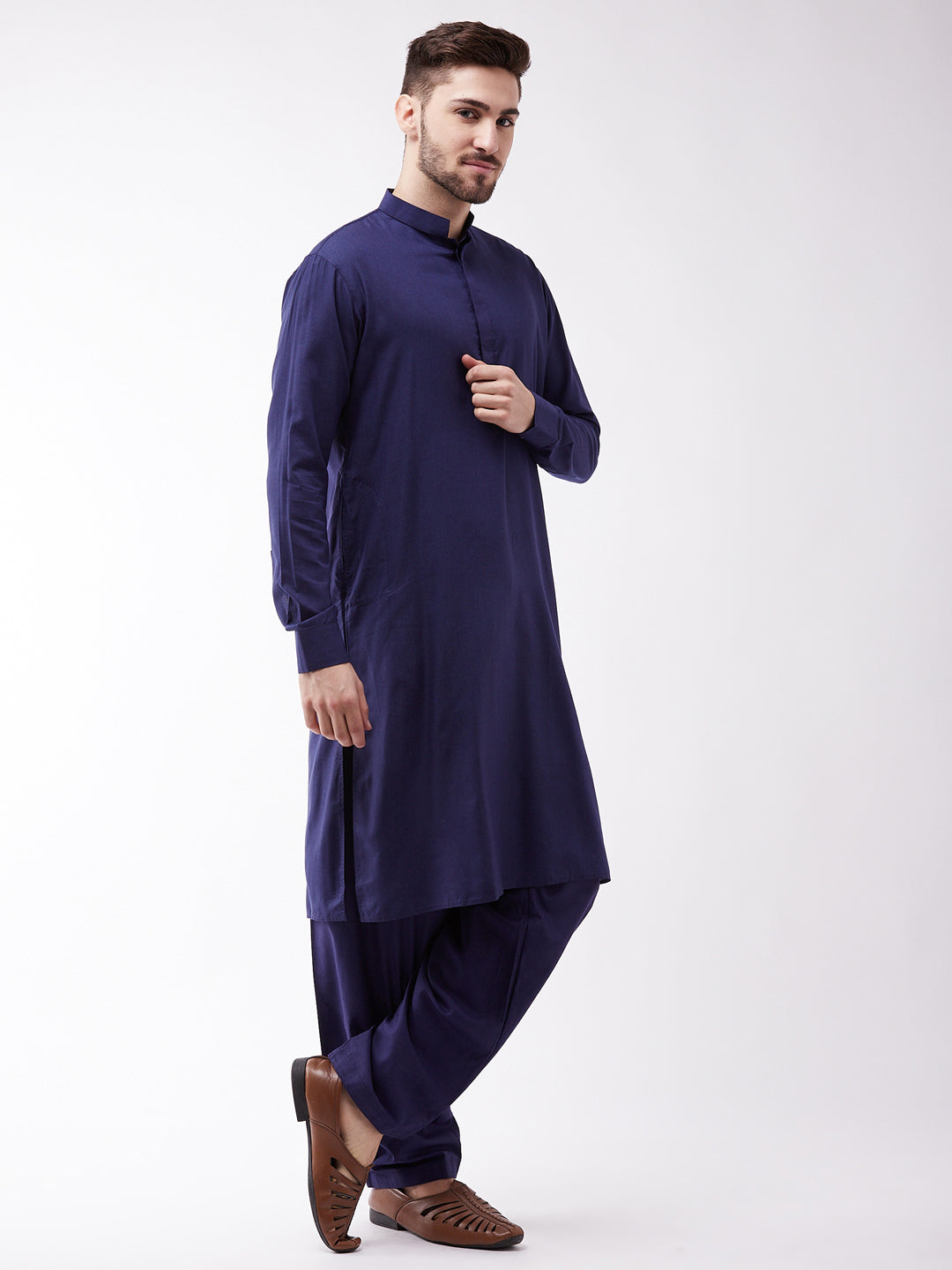 Sarvati Men's Blue Cotton Blend Kurta and Pyjama Set