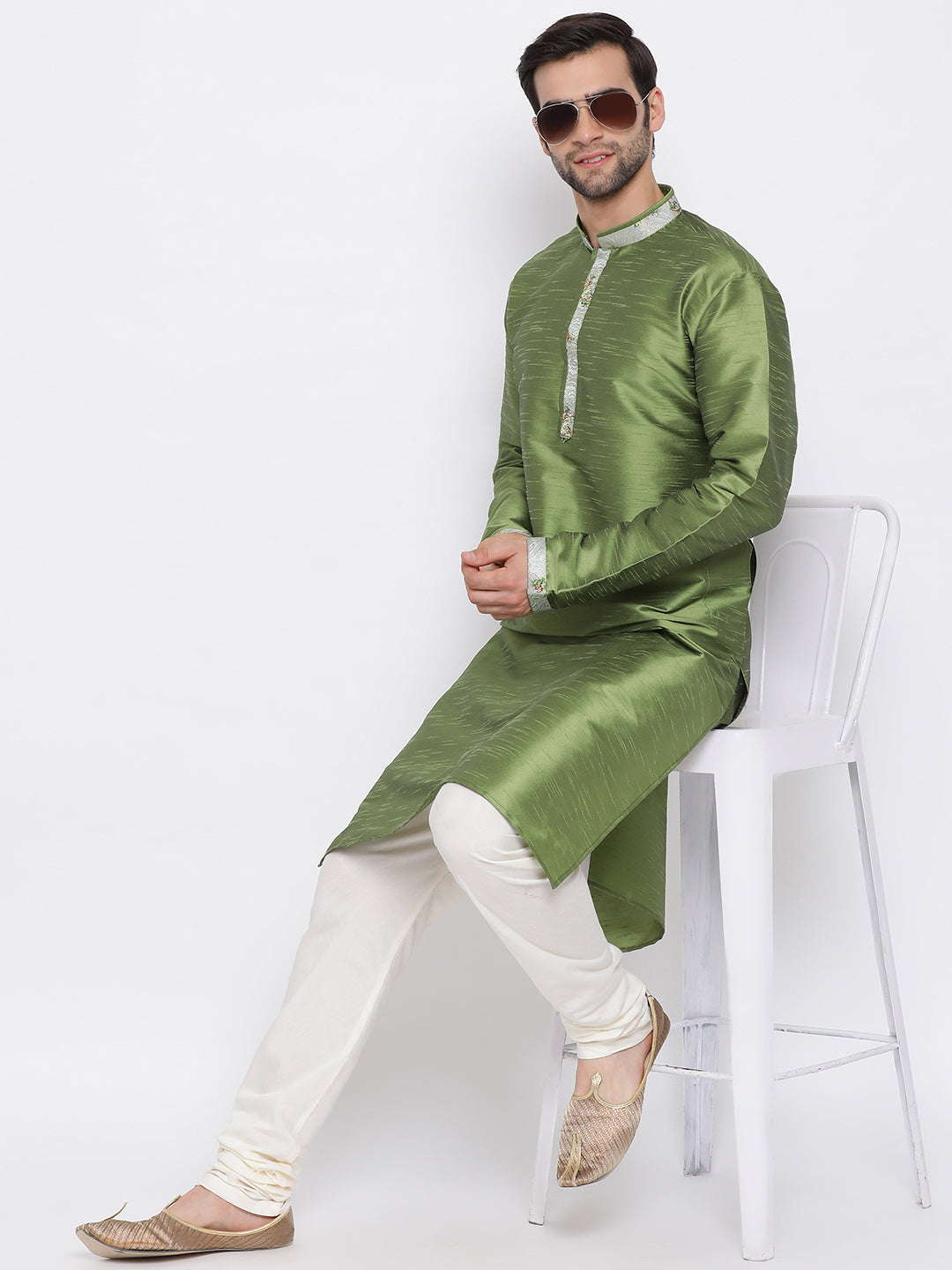 Sarvati Men's Green Silk Kurta Pyjama Set