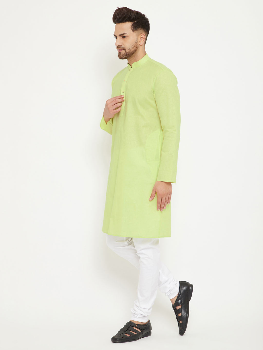 Sarvati Men's Green And White Cotton Blend Kurta Pyjama Set