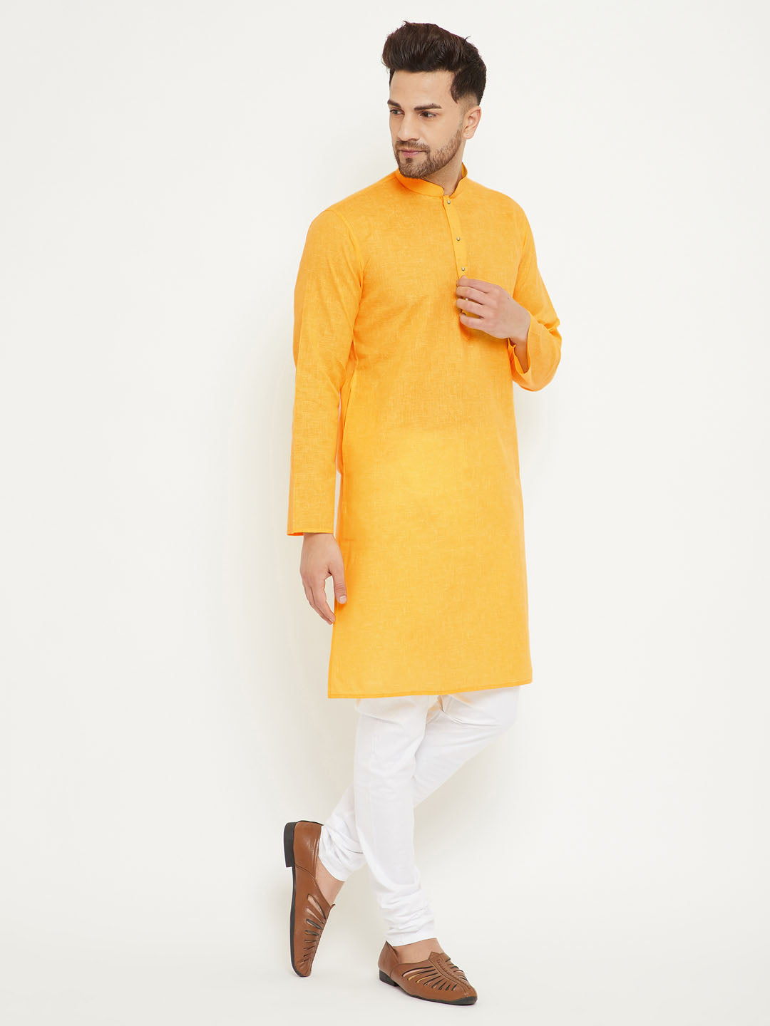 Sarvati Men's Yellow And White Cotton Blend Kurta Pyjama Set