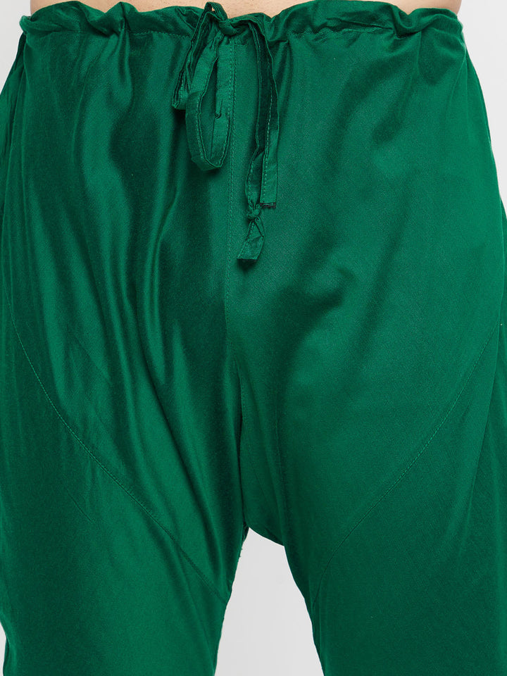 Sarvati Men's Green Silk Blend Kurta Pyjama Set