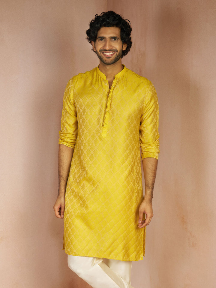 https://cdn.shopify.com/s/files/1/1147/1390/files/VASMK1074YW_1.jpg?v=1776681168