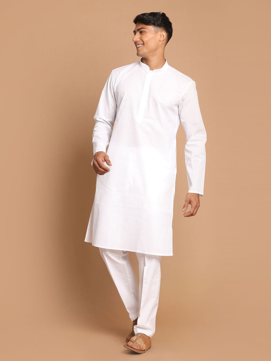 Sarvati Men's White Kurta And Pajama Set