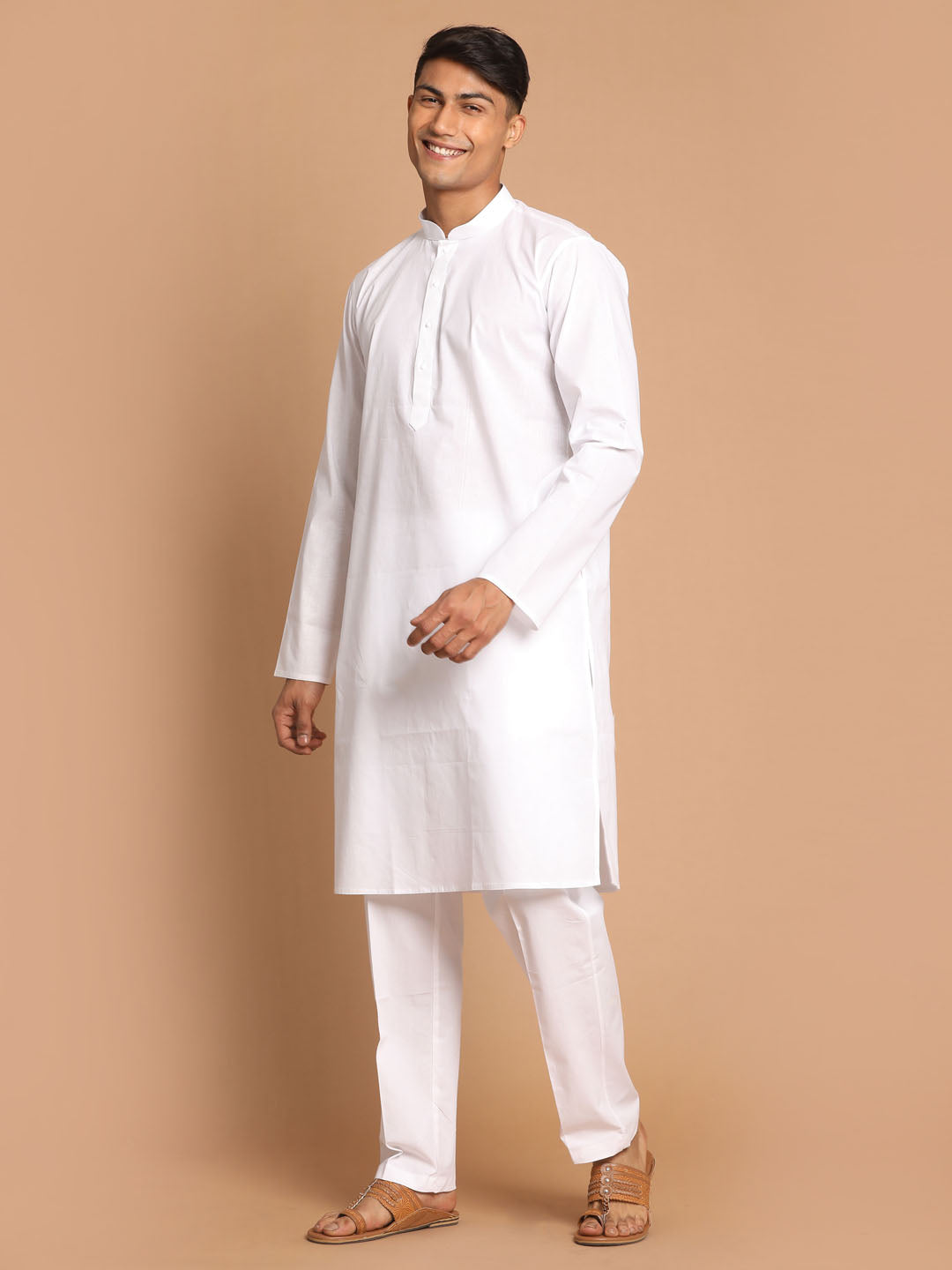 Sarvati Men's White Kurta And Pajama Set