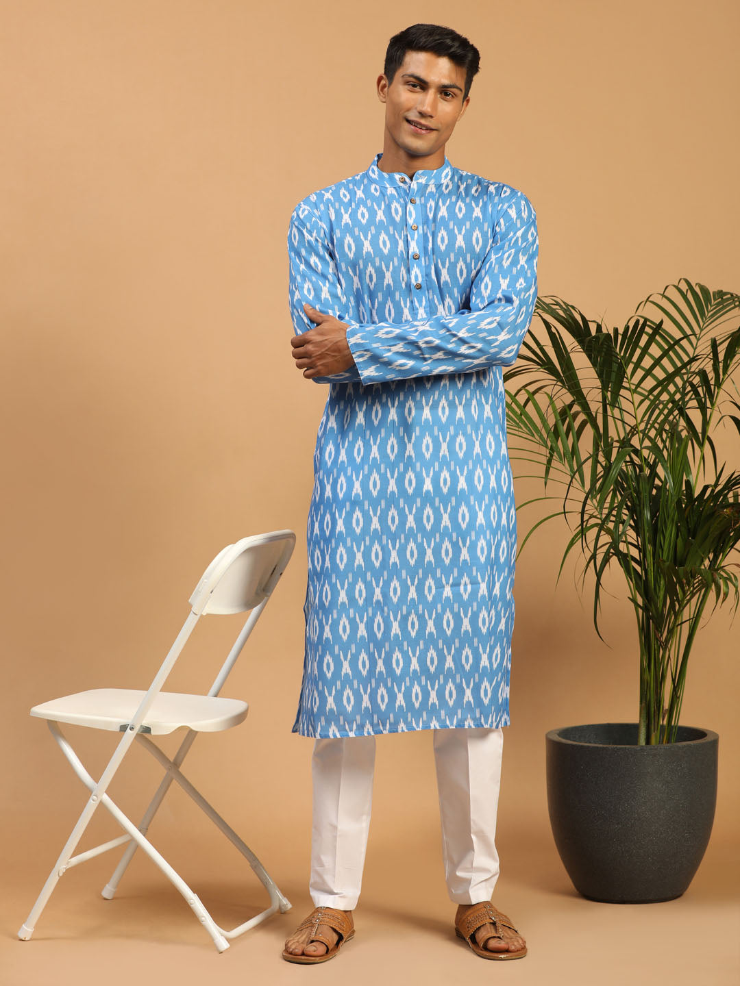 Sarvati Men's Aqua Blue Ikkat Print Cotton Kurta With Pant set