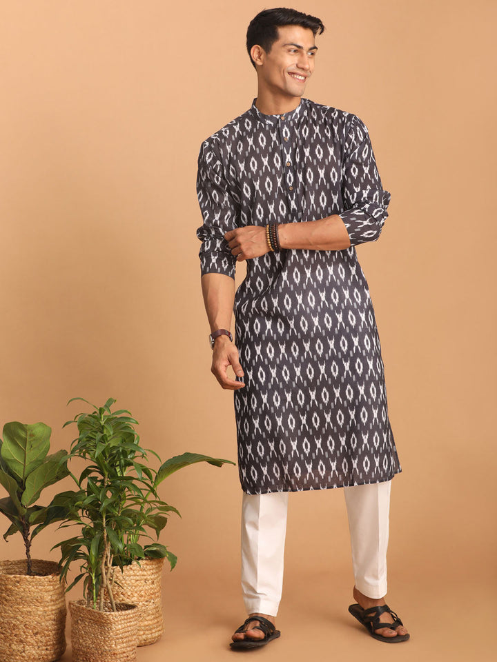 Sarvati Men's Black Ikkat Print Cotton Kurta With Pant set