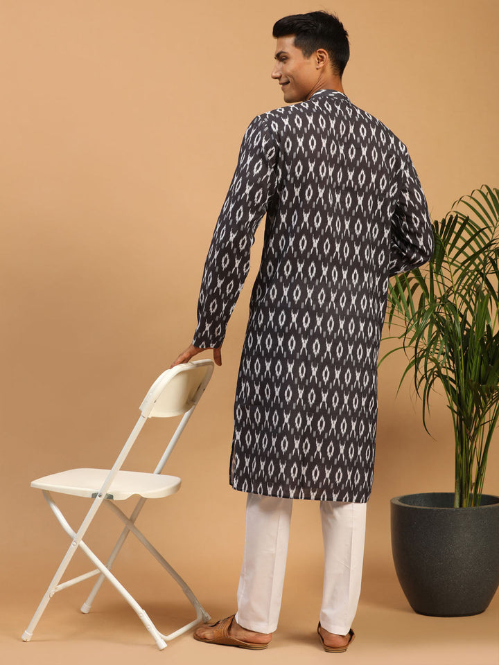 Sarvati Men's Black Ikkat Print Cotton Kurta With Pant set