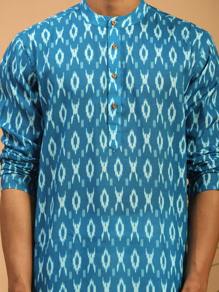 Sarvati Men's Turquoise Blue Ikkat Print Cotton Kurta With Pant set