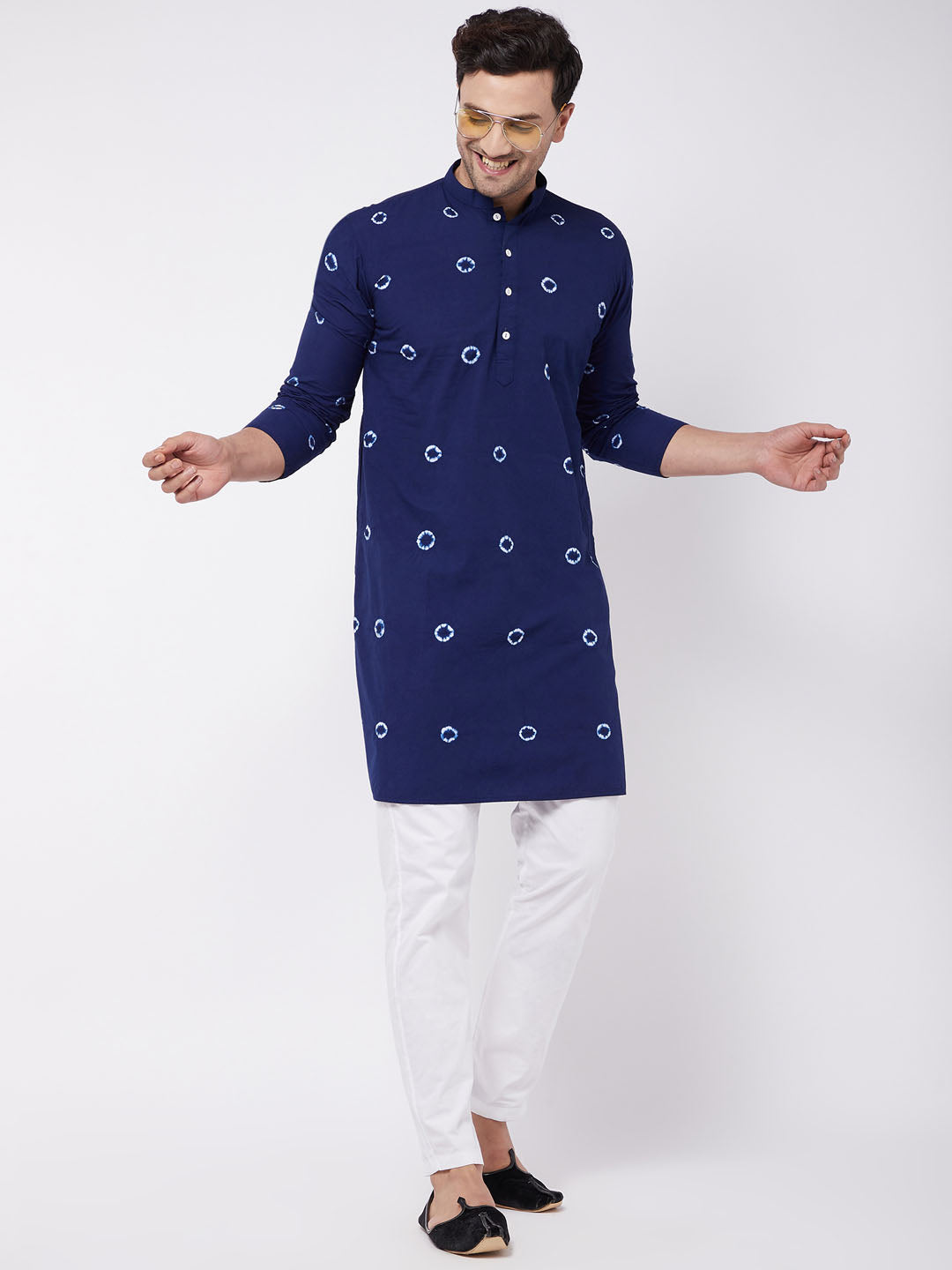 Sarvati Men's Blue And White Cotton Kurta And Pant Style Cotton Pyjama Set