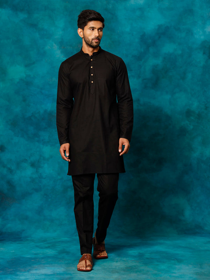 Sarvati Men's Black Cotton Blend Kurta Pyjama Set