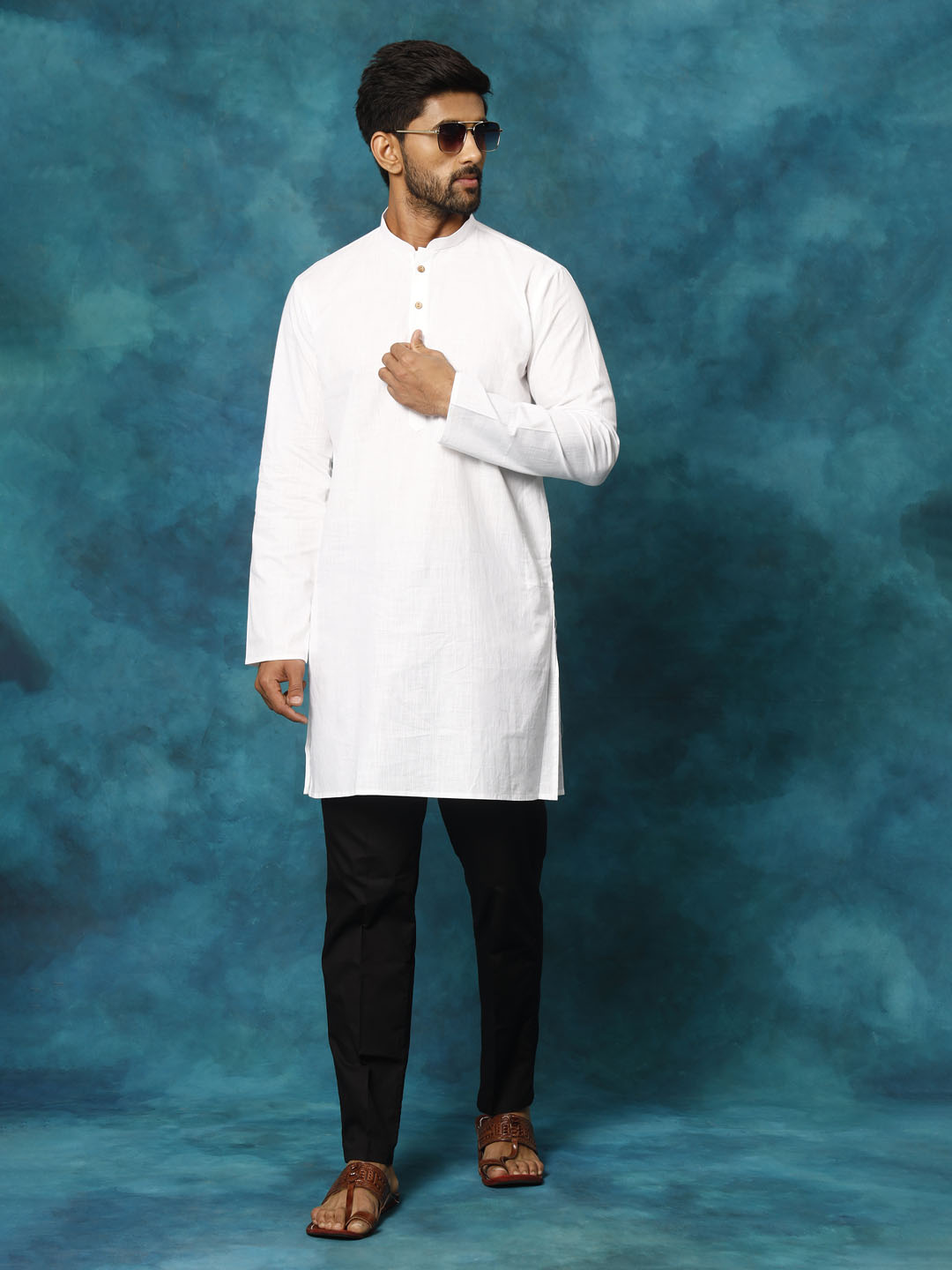 Sarvati Men's White Cotton Blend Kurta Pyjama Set