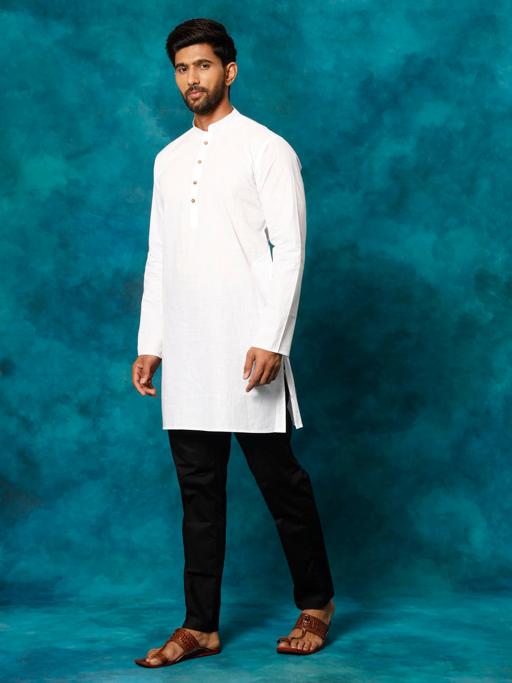 Sarvati Men's White Cotton Blend Kurta Pyjama Set