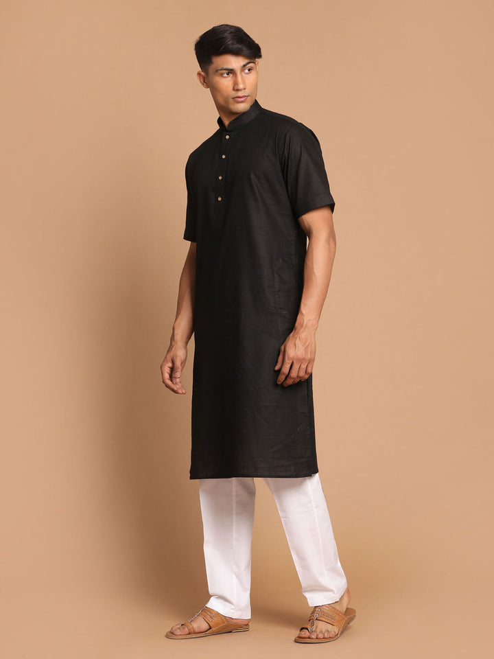 Sarvati Men's Black  Solid Kurta with Pyjama