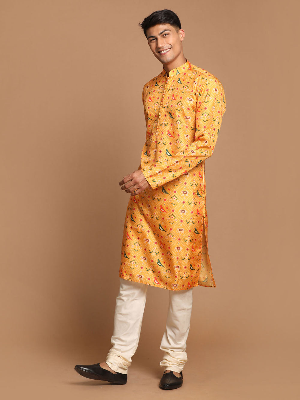 Sarvati Men's Yellow Silk Blend Ethnic Kurta with Cream Pyjamas Set