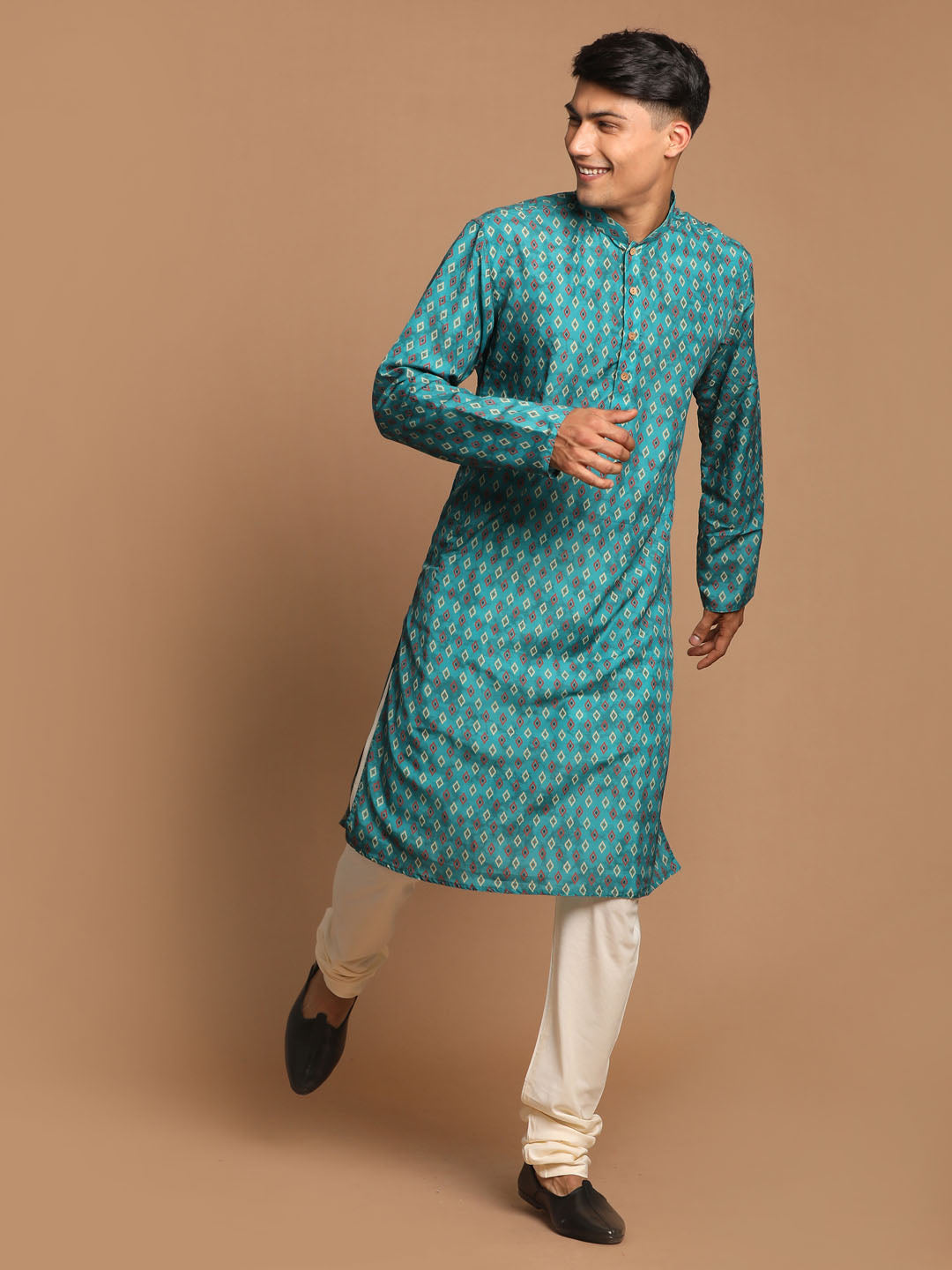 Sarvati Men's Green Ethnic Kurta with Cream Pyjama Set