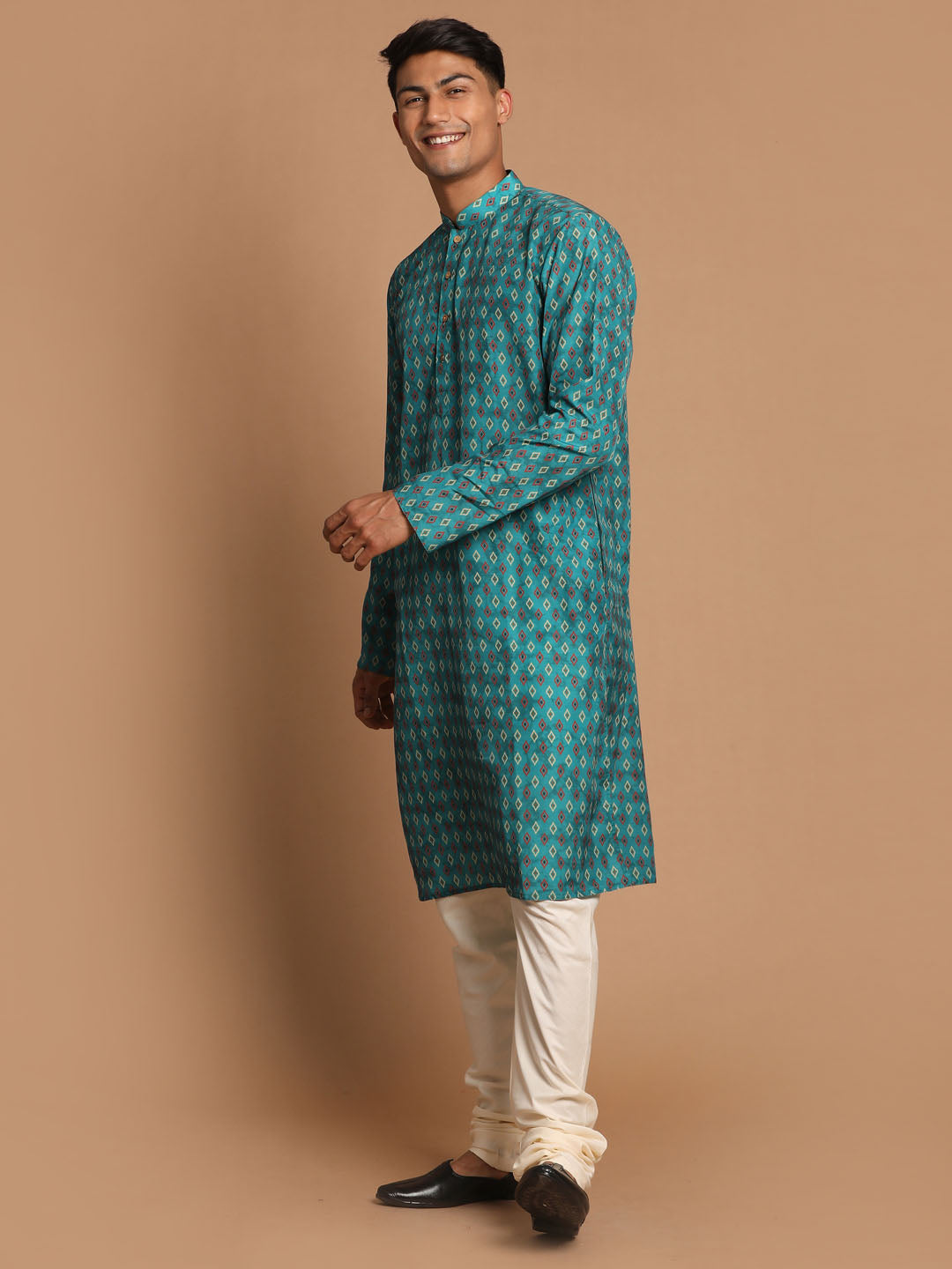 Sarvati Men's Green Ethnic Kurta with Cream Pyjama Set