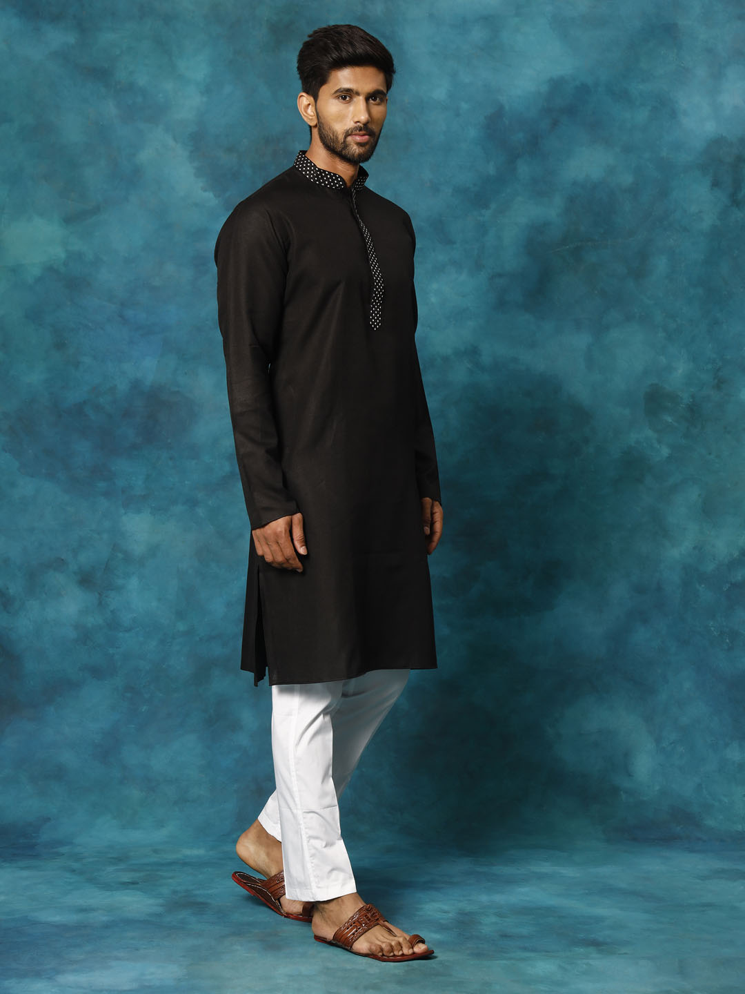 Sarvati Men's Black And White Cotton Blend Kurta Pyjama Set