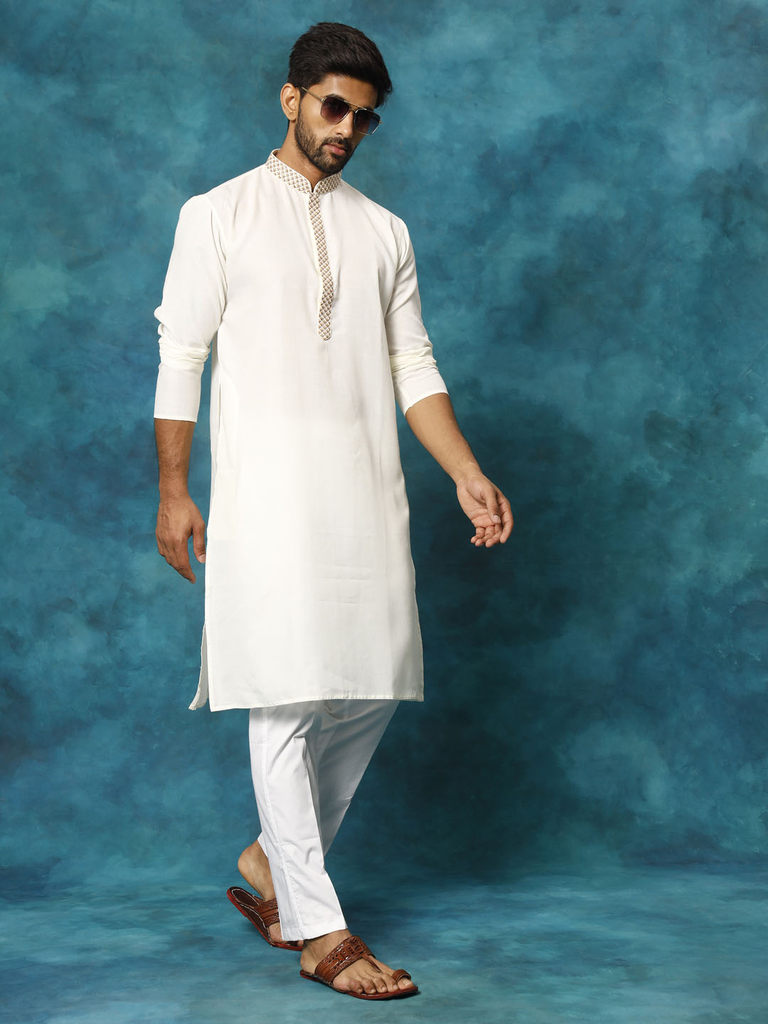 Sarvati Men's Cream And White Cotton Blend Kurta Pyjama Set