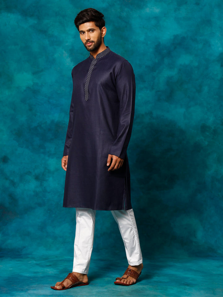 Sarvati Men's Navy Blue And White Cotton Blend Kurta Pyjama Set