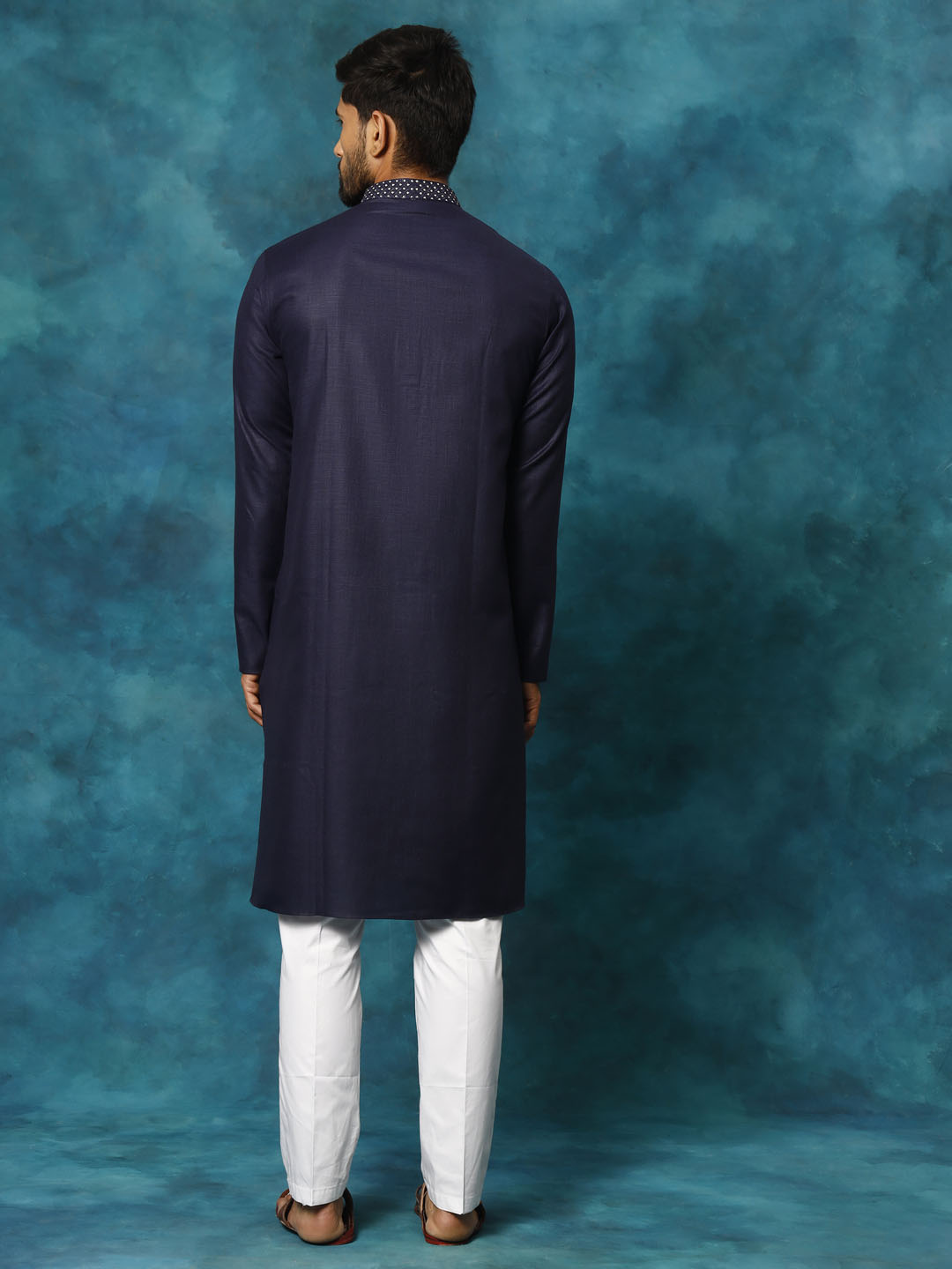 Sarvati Men's Navy Blue And White Cotton Blend Kurta Pyjama Set