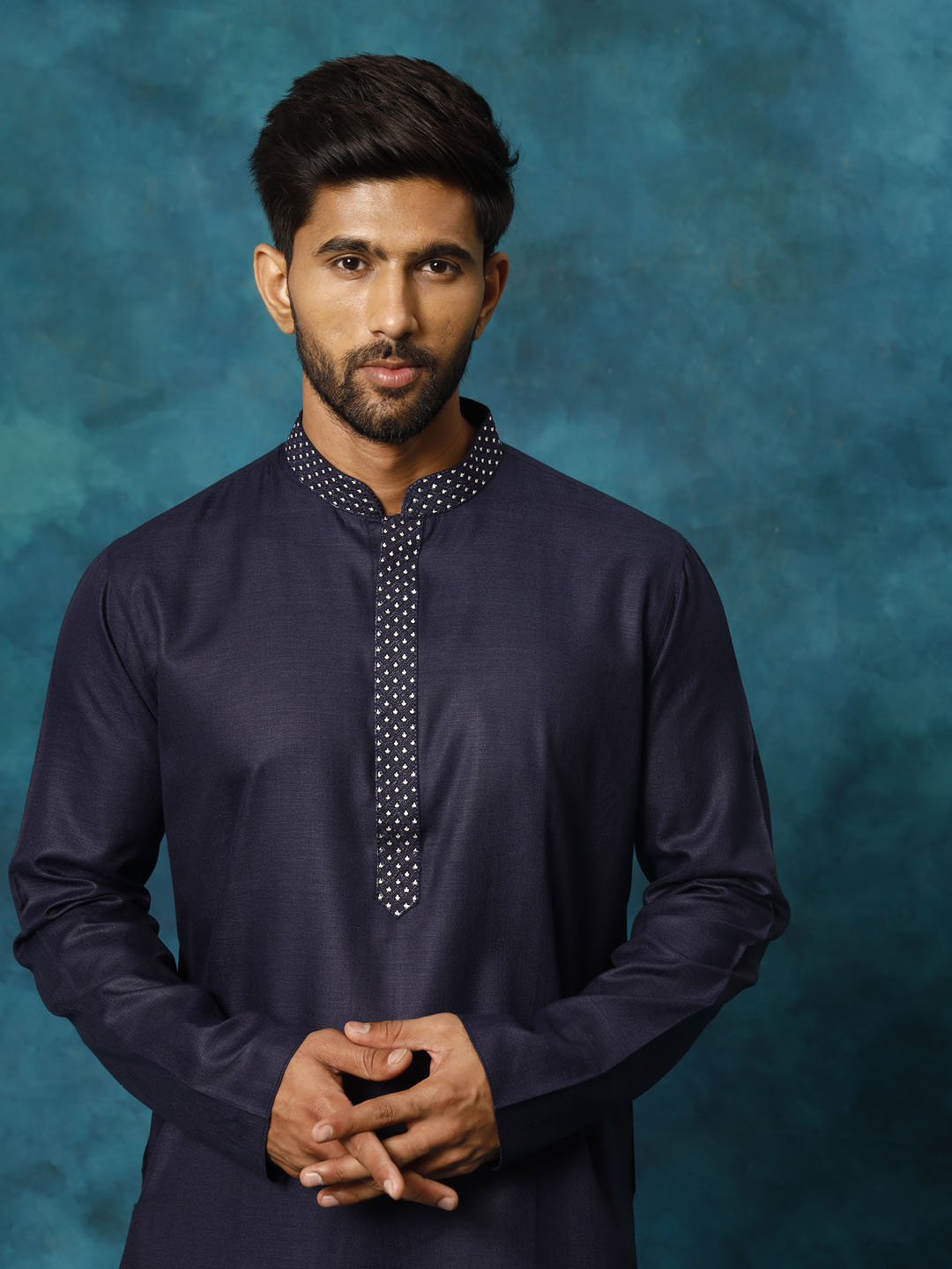 Sarvati Men's Navy Blue And White Cotton Blend Kurta Pyjama Set