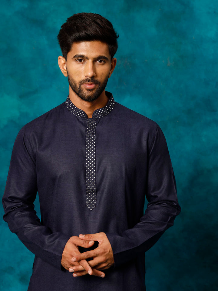 Sarvati Men's Navy Blue And White Cotton Blend Kurta Pyjama Set