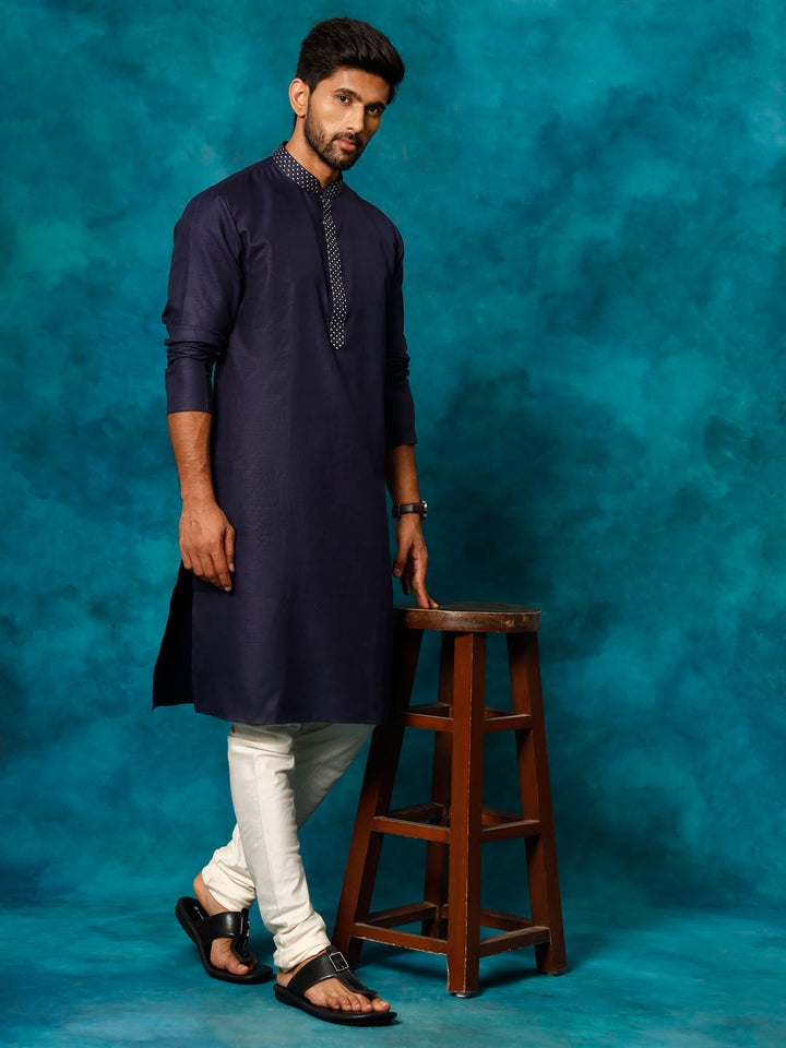 Sarvati Men's Navy Blue And Cream Cotton Blend Kurta Pyjama Set