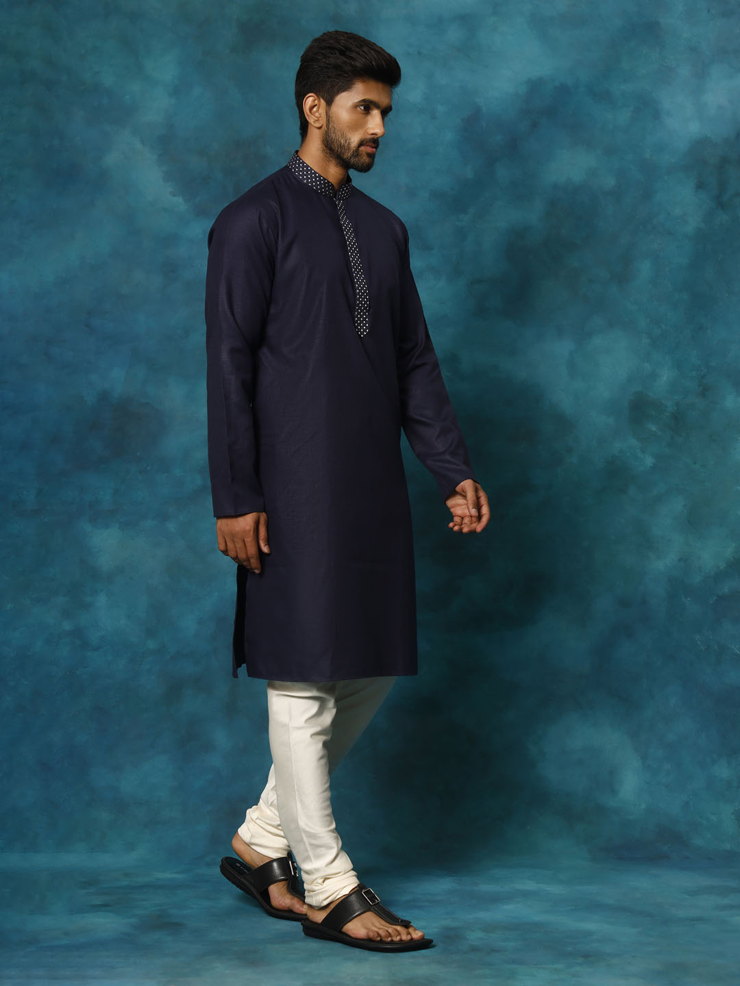 Sarvati Men's Navy Blue And Cream Cotton Blend Kurta Pyjama Set