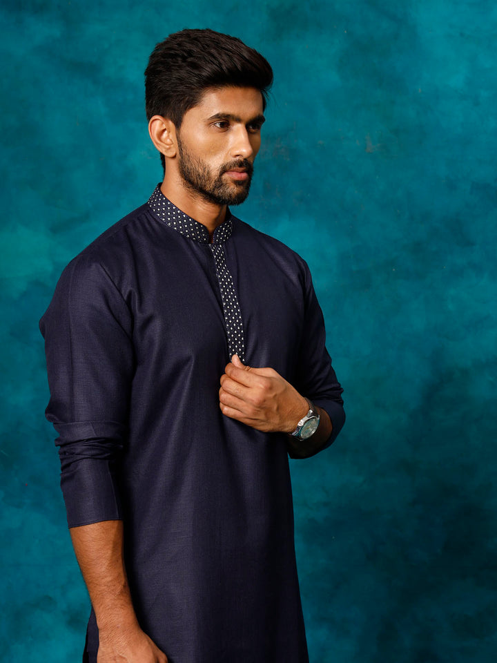 Sarvati Men's Navy Blue And Cream Cotton Blend Kurta Pyjama Set