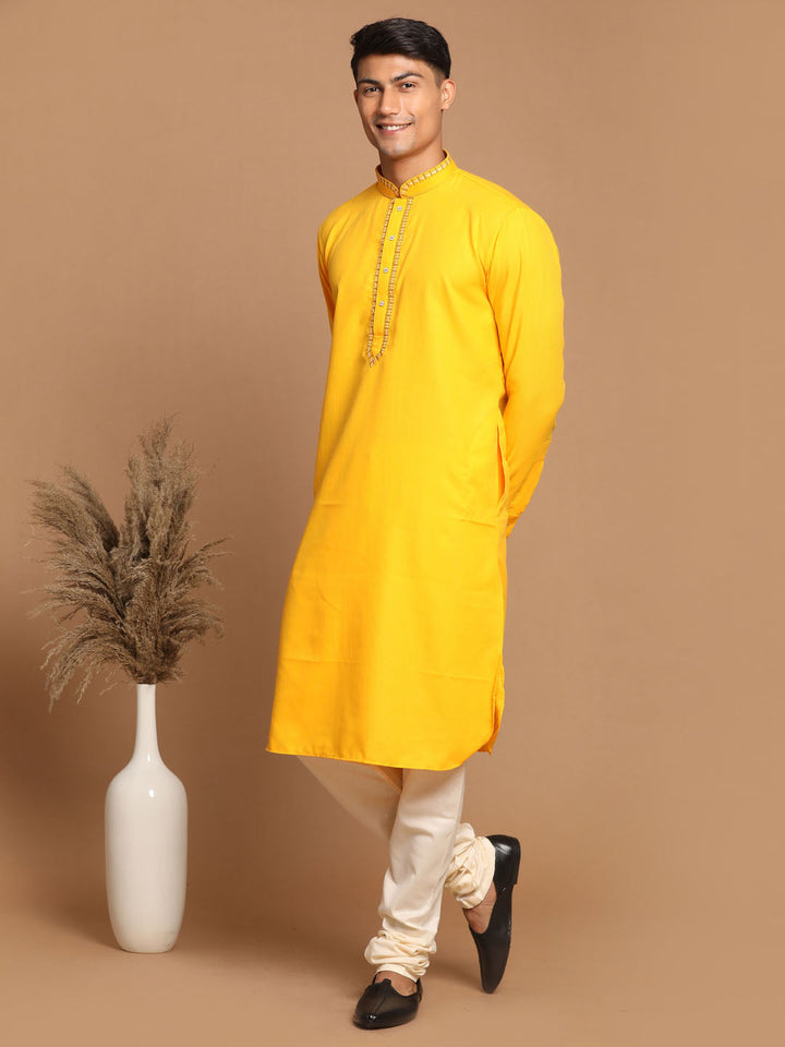 Sarvati Men's Yellow And Cream Cotton Blend Kurta With Pyjama Set