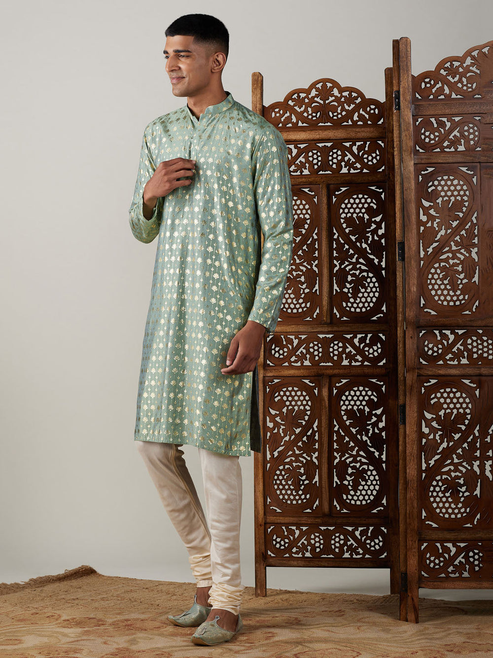 Sarvati Men's Light Green Foil Printed Kurta With Cream Pyjama Set