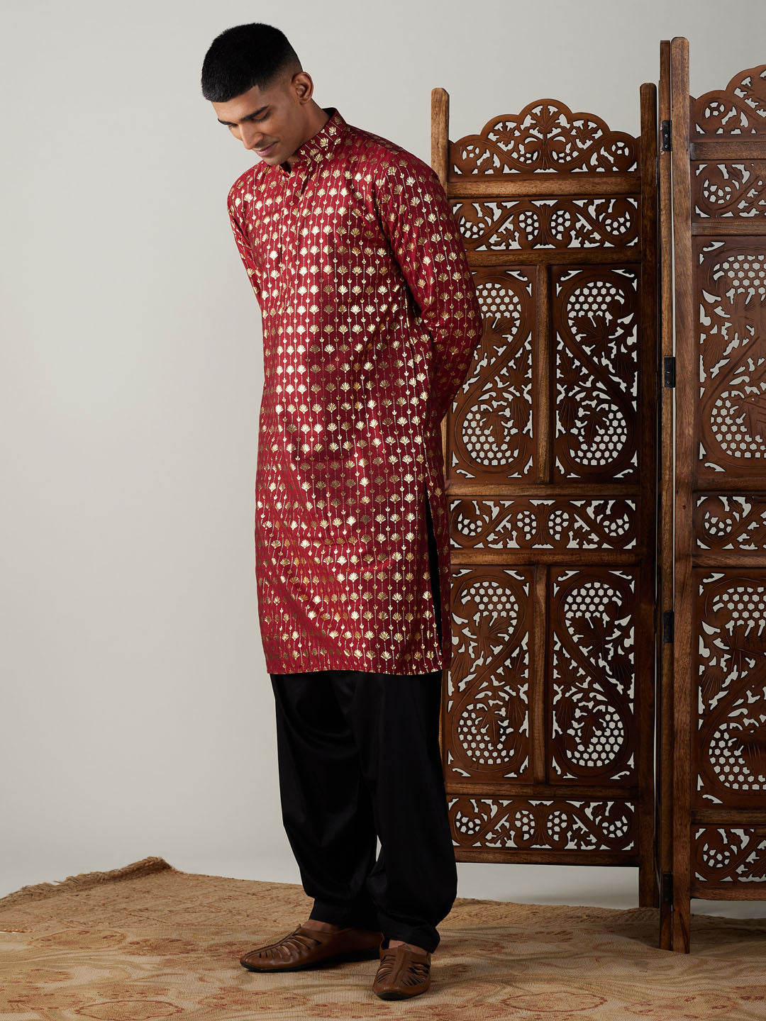 Sarvati Men's Maroon Foil Printed Kurta With Black Patiala Set