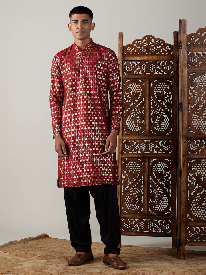 Sarvati Men's Maroon Foil Printed Kurta With Black Patiala Set