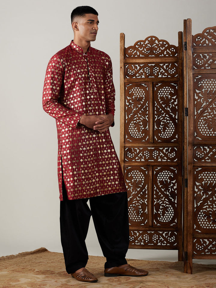 Sarvati Men's Maroon Foil Printed Kurta With Black Patiala Set