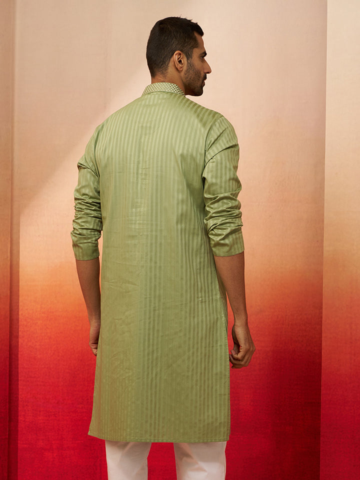 Men Mint Green Cotton Monalisa Embroidered Kurta