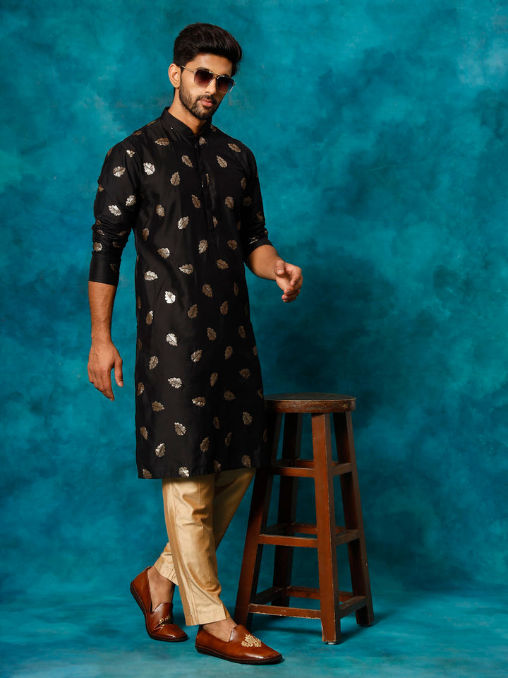 Sarvati Men's Black Leaf Motif Embellished Kurta Pant Set