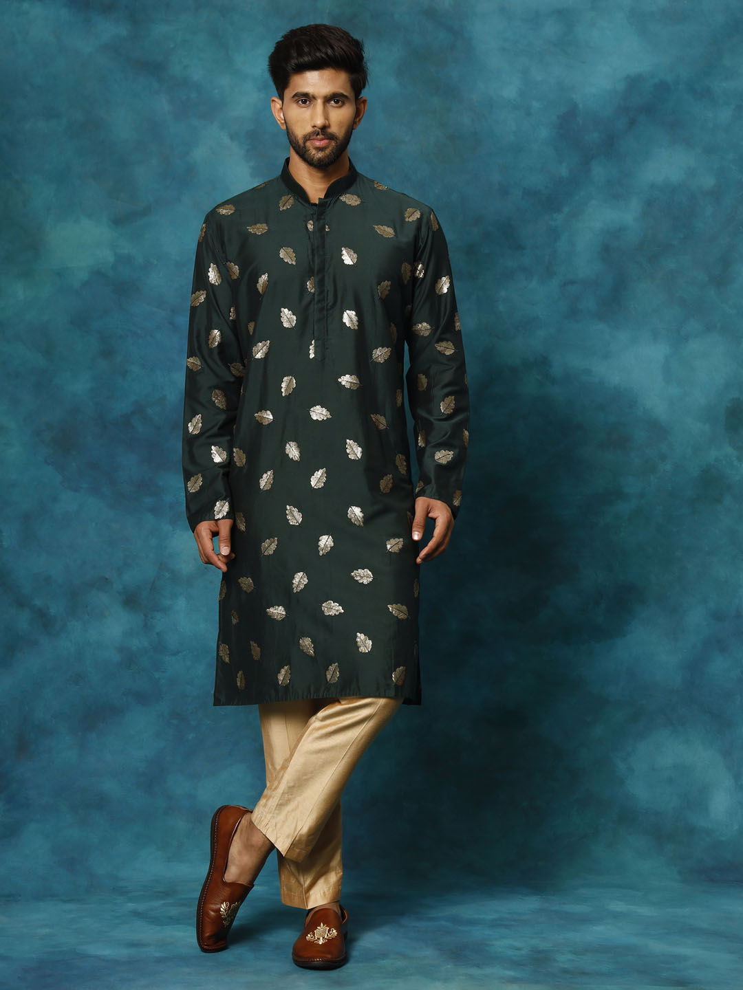 Sarvati Men's Green Leaf Motif Embellished Kurta Pant Set