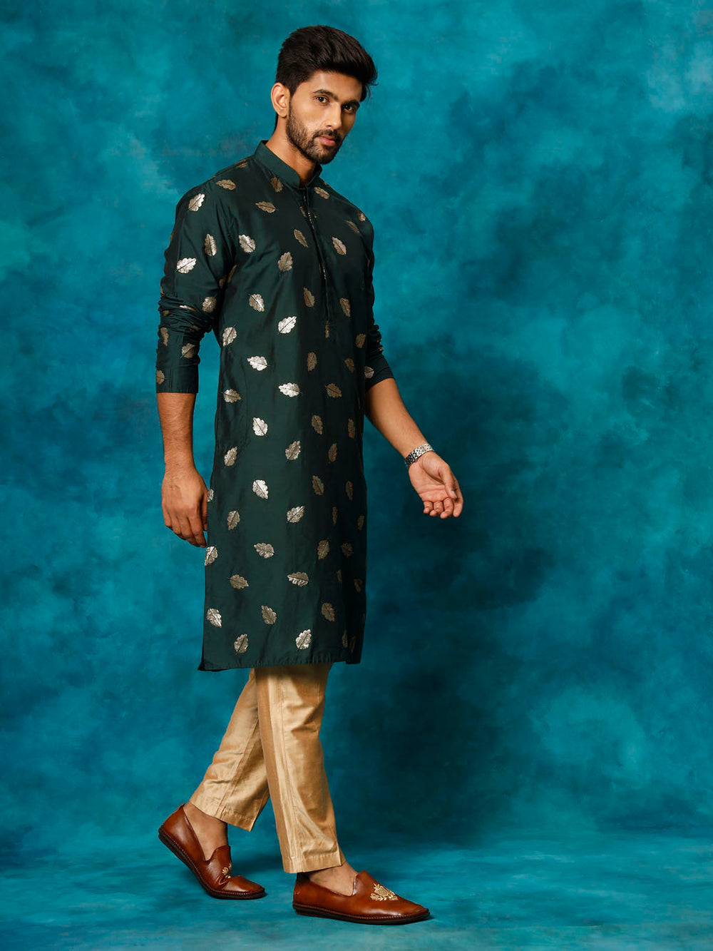 Sarvati Men's Green Leaf Motif Embellished Kurta Pant Set