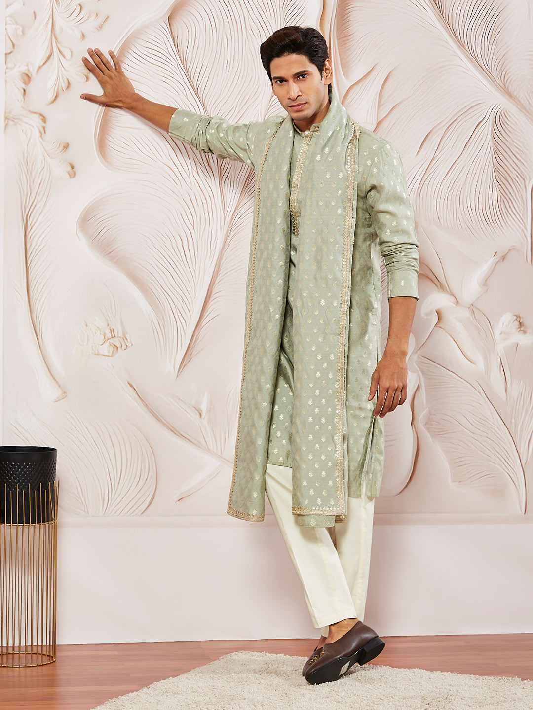 Sarvati Men's Green Silk Blend Kurta Pyjama Set