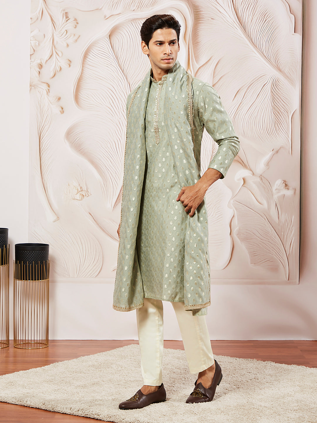 Sarvati Men's Green Silk Blend Kurta Pyjama Set