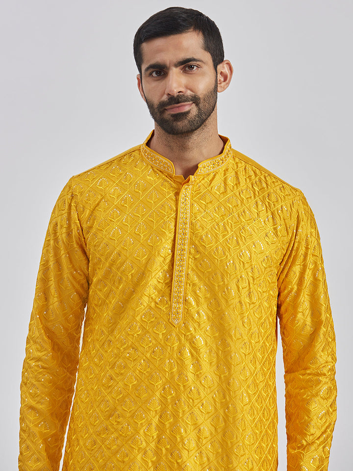 Sarvati Men's Yellow And Cream Silk Blend Kurta Pyjama Set