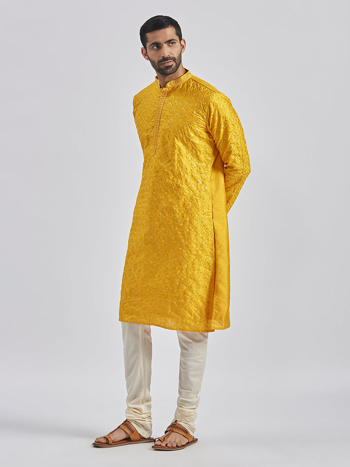 Sarvati Men's Yellow And Cream Silk Blend Kurta Pyjama Set