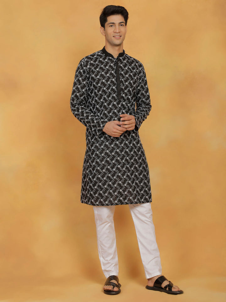 Sarvati Men's Black And White Cotton Kurta And Pyjama Set