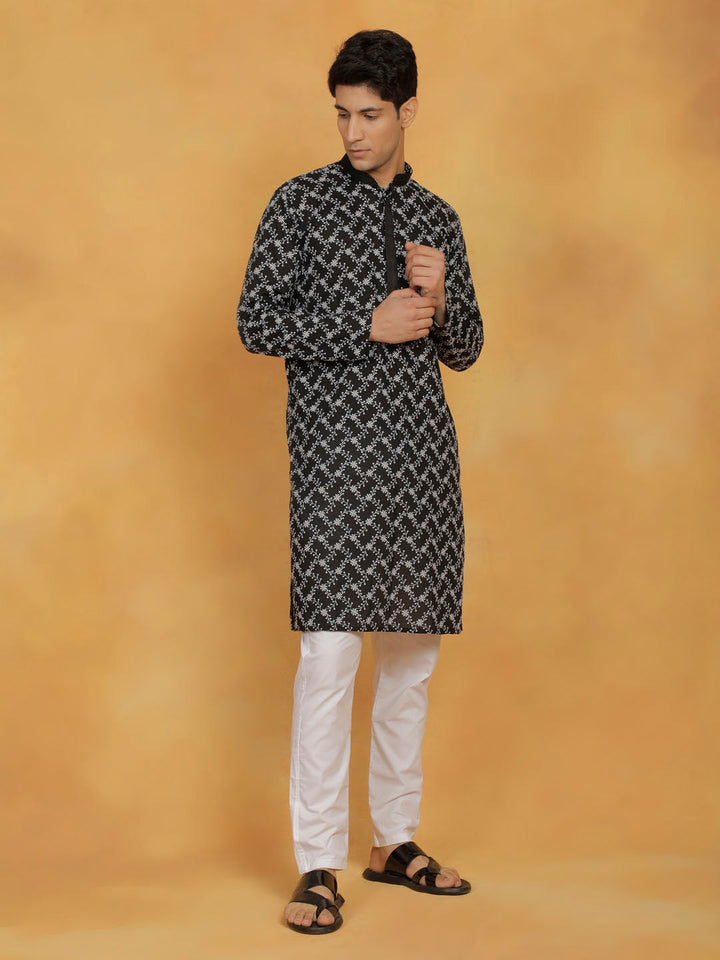 Sarvati Men's Black And White Cotton Kurta And Pyjama Set