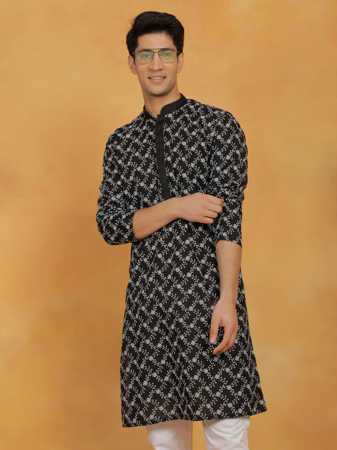 Sarvati Men's Black And White Cotton Kurta And Pyjama Set