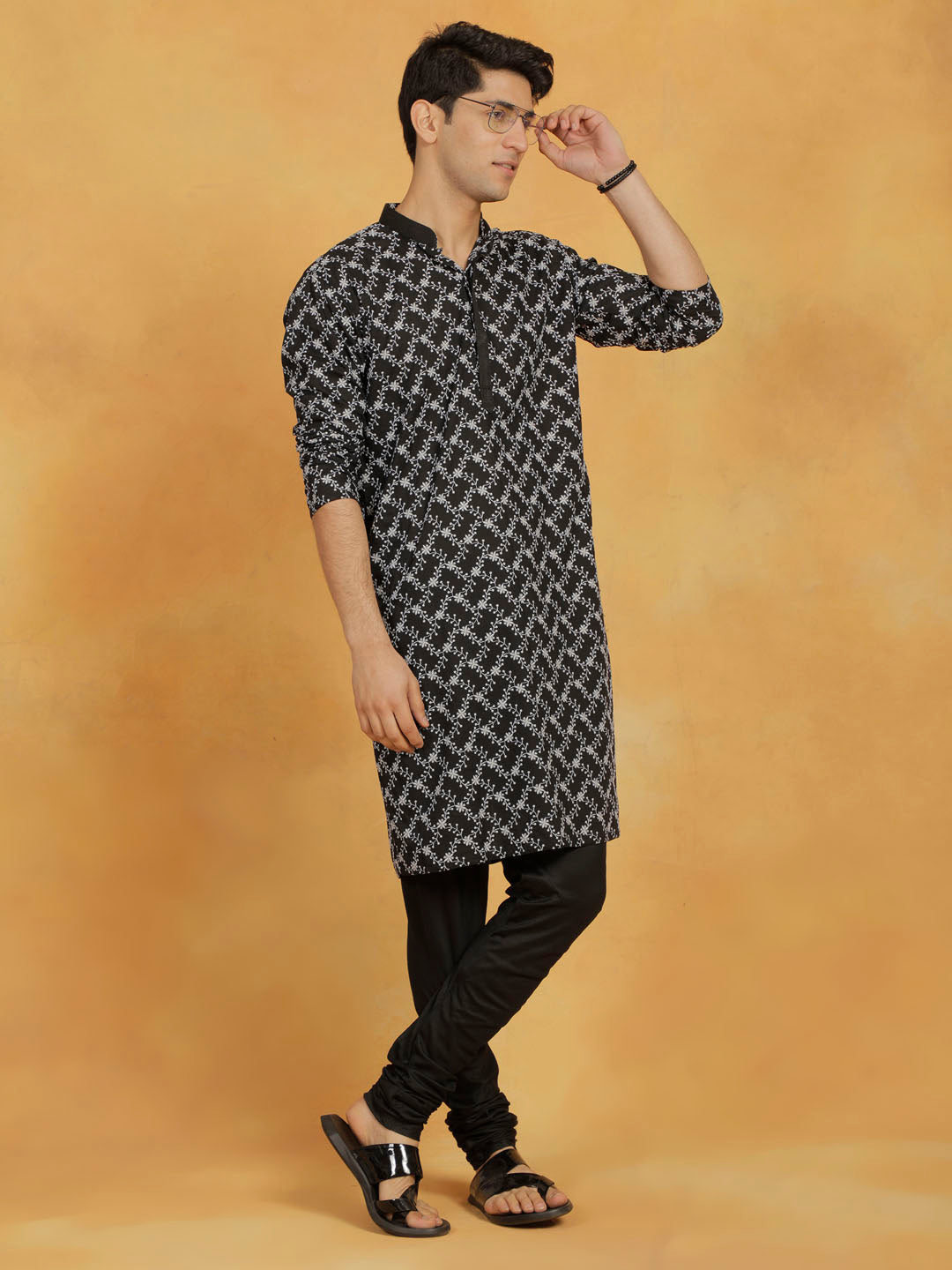 Sarvati Men's Black Cotton Kurta And Pyjama Set